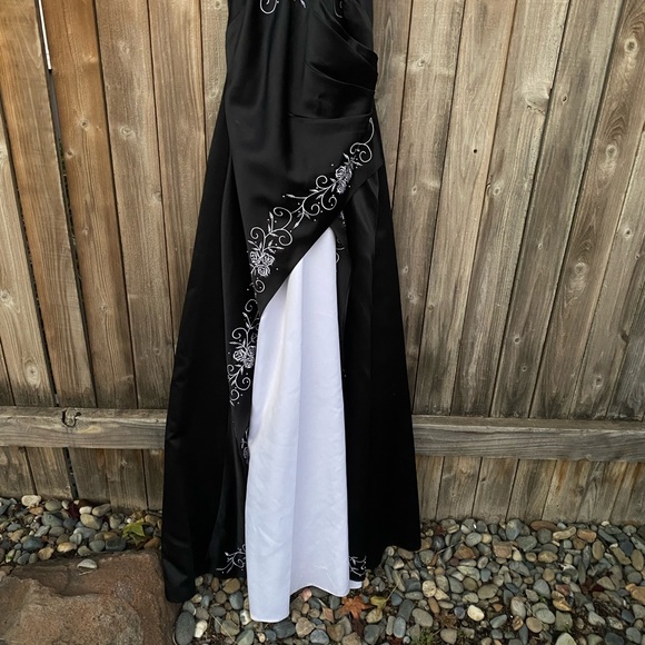 Formal Halter Gown - Picture 10 of 12